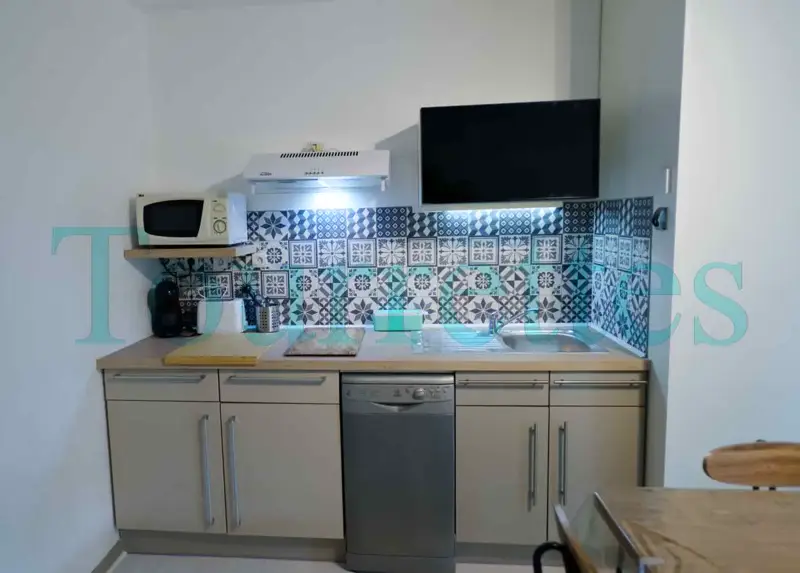 Cuisine équipée fonctionnelle appartement de vacances